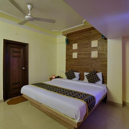 Oyo 2289 Hotel Radha Palace Kukas Экстерьер фото