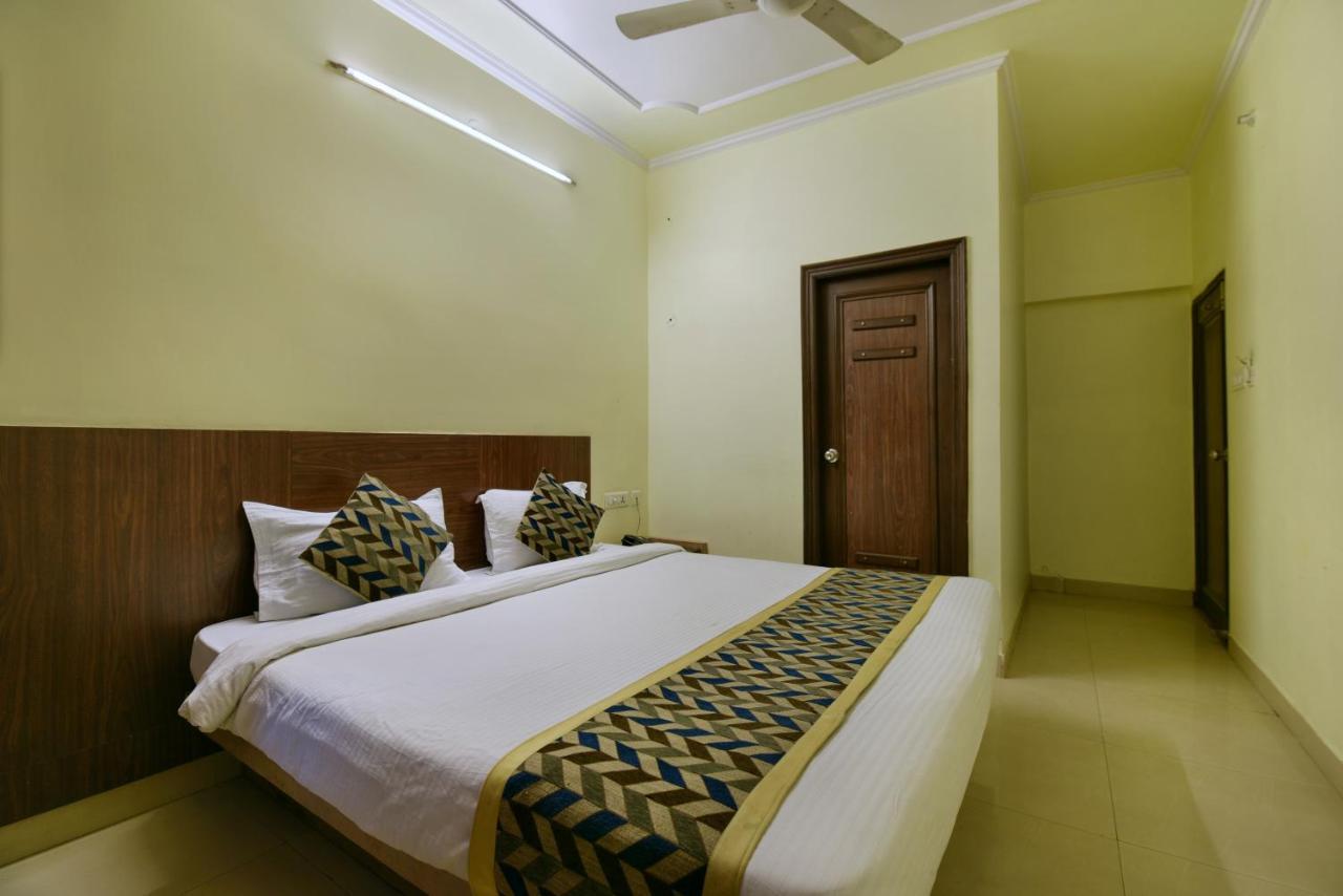 Oyo 2289 Hotel Radha Palace Kukas Экстерьер фото