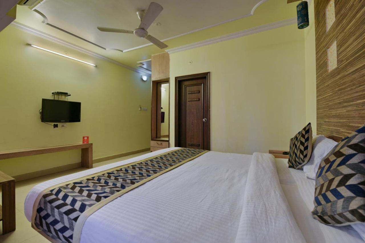 Oyo 2289 Hotel Radha Palace Kukas Экстерьер фото