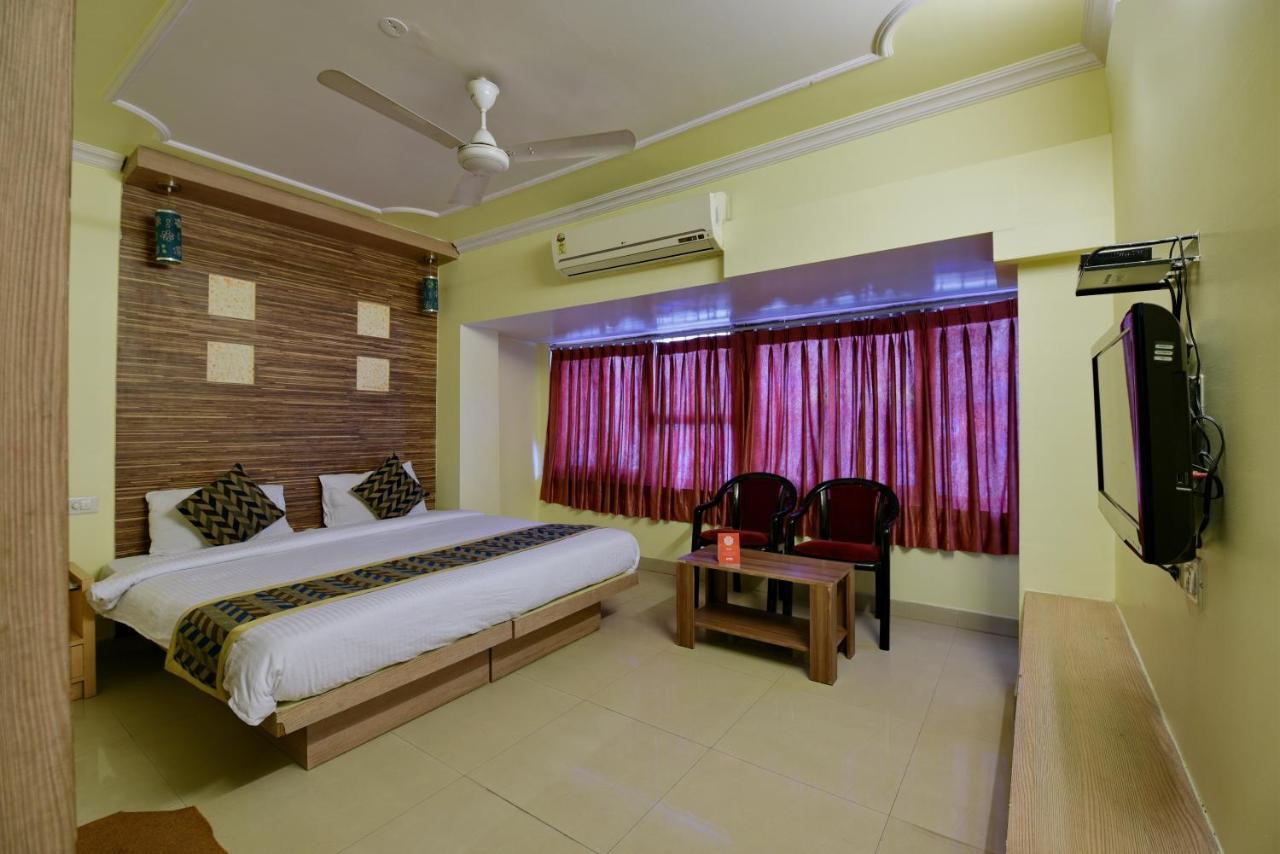 Oyo 2289 Hotel Radha Palace Kukas Экстерьер фото