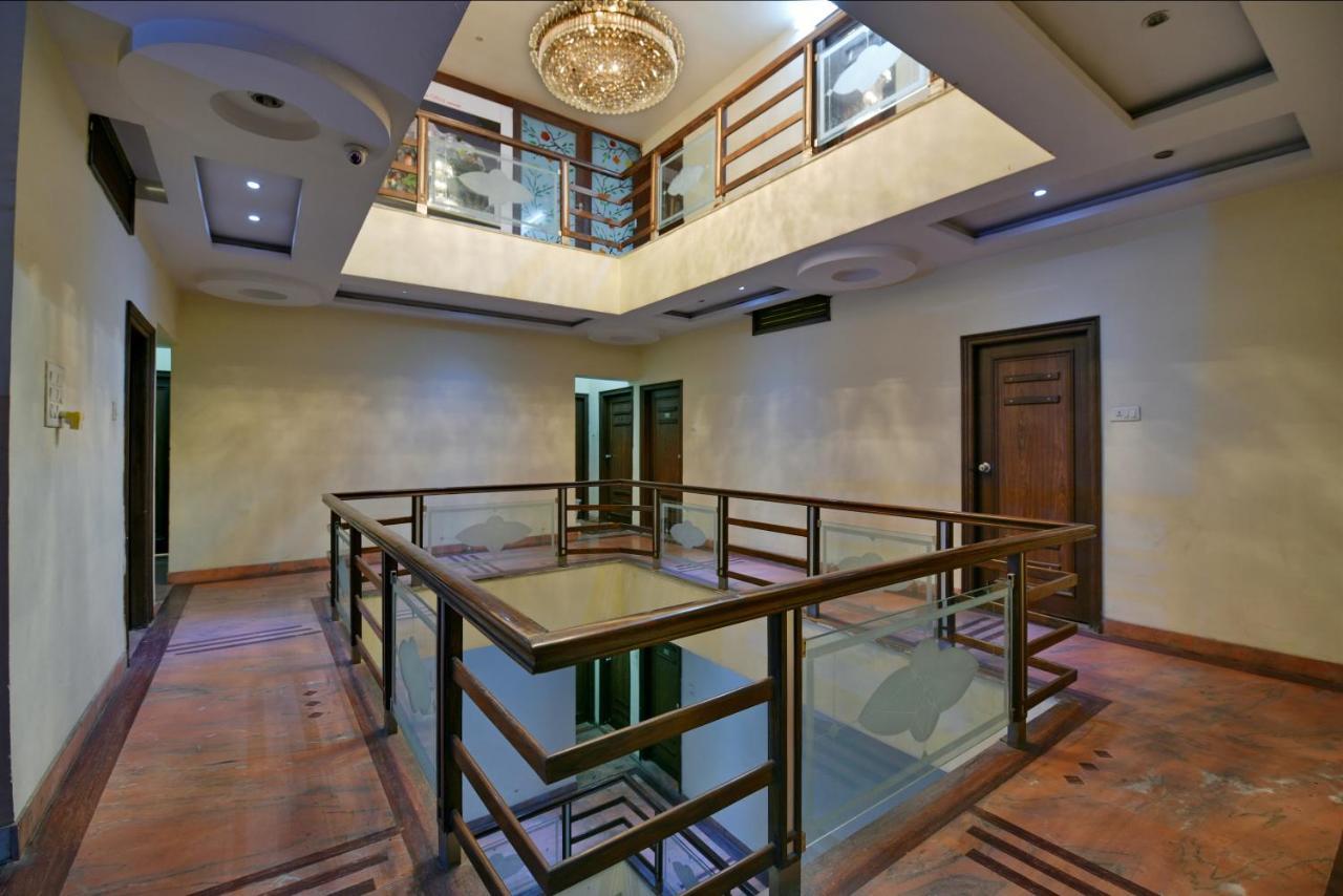 Oyo 2289 Hotel Radha Palace Kukas Экстерьер фото